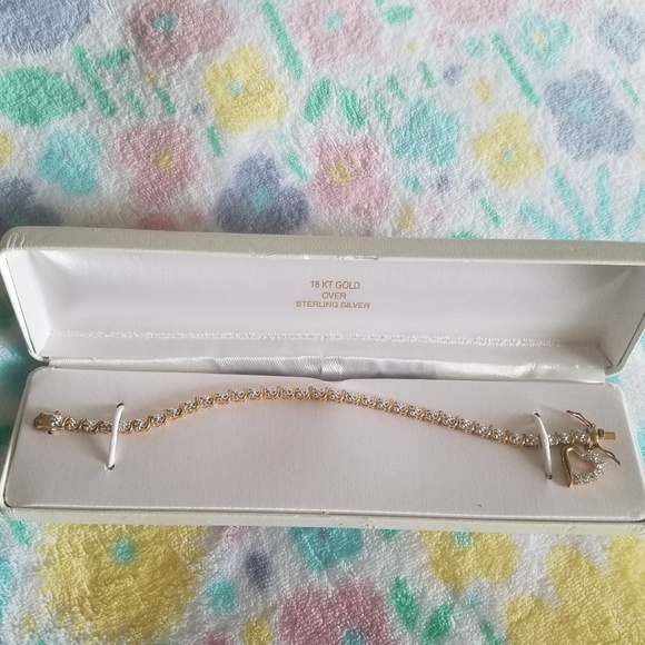 Jewelry - Heart Charm Bracelet | Gold